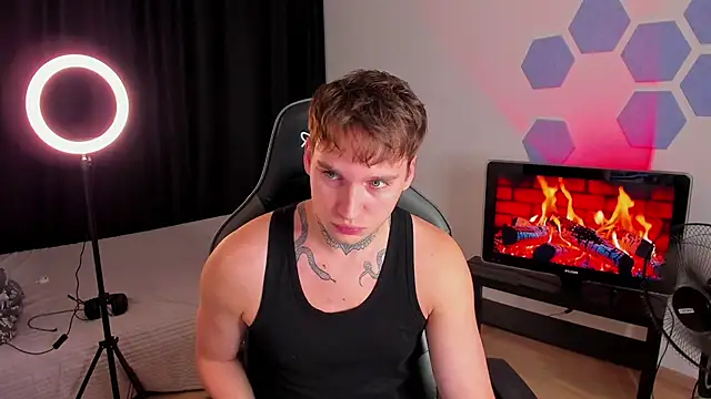 Snapshot of Chris_Tyson chatting on 09.11.25 Chris Tyson online show from 09.11.25