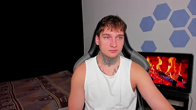 Snapshot of Chris_Tyson chatting on 09.20.25 Chris Tyson online show from 09.20.25