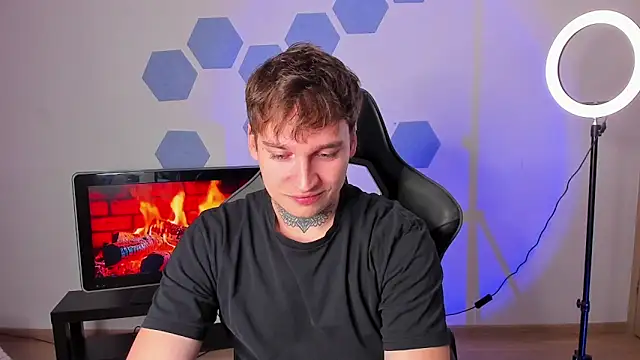 Snapshot of Chris_Tyson chatting on 09.27.25 Chris Tyson online show from 09.27.25