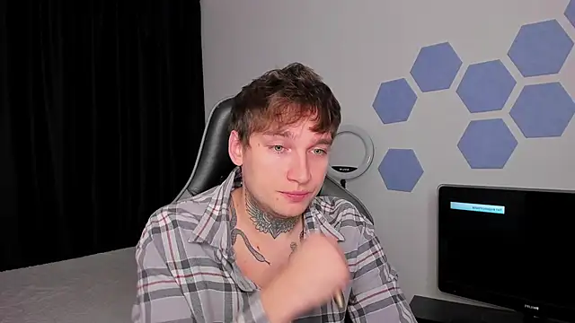 Snapshot of Chris_Tyson chatting on 10.18.25 Chris Tyson online show from 10.18.25