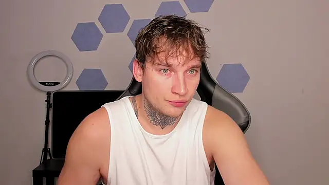 Snapshot of Chris_Tyson chatting on 10.19.25 Chris Tyson online show from 10.19.25