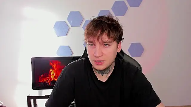 Snapshot of Chris_Tyson chatting on 11.17.25 Chris Tyson online show from 11.17.25