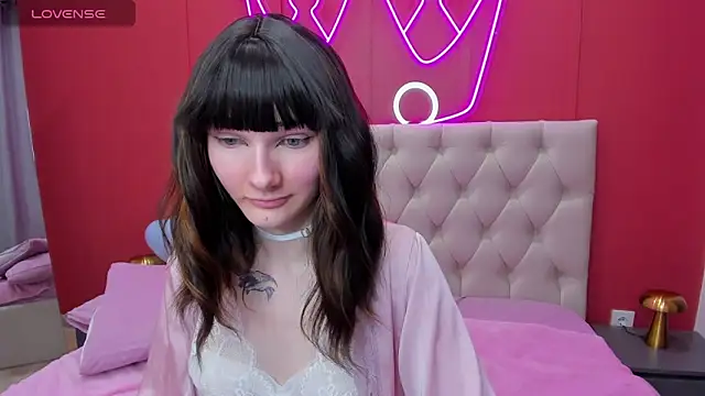 Snapshot of Lili_flowerr chatting on 02.13.25 Lili flowerr online show from 02.13.25