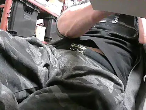 Snapshot of MF-Deutschland chatting on 09.28.25 MF-Deutschland online show from 09.28.25