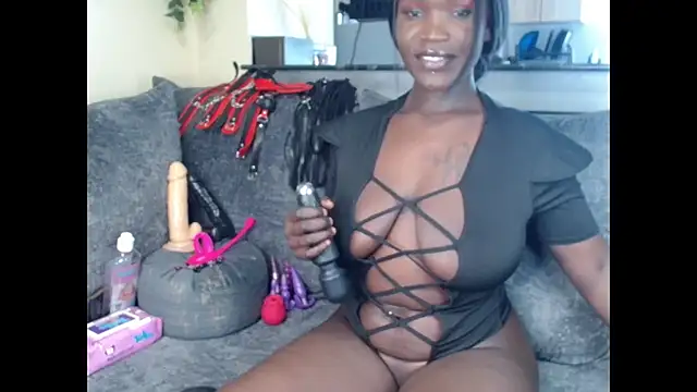 Snapshot of yummy_sweet_caramel chatting on 12.17.24 yummy sweet caramel online show from 12.17.24