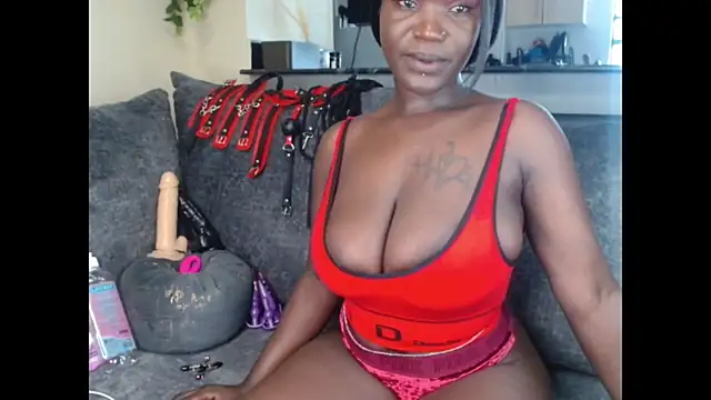 Snapshot of yummy_sweet_caramel chatting on 12.22.24 yummy sweet caramel online show from 12.22.24