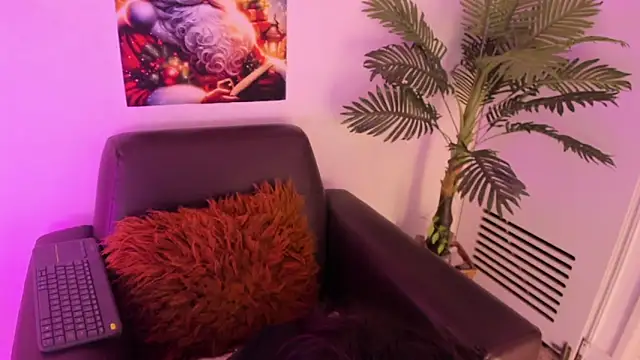 Snapshot of Miia_Thompsonn chatting on 12.04.24 Miia Thompsonn online show from 12.04.24