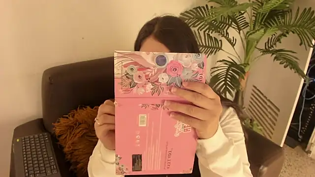 Snapshot of Miia_Thompsonn chatting on 01.17.25 Miia Thompsonn online show from 01.17.25