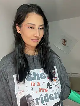 Snapshot of sofi_johansson chatting on 01.14.25 sofi johansson online show from 01.14.25