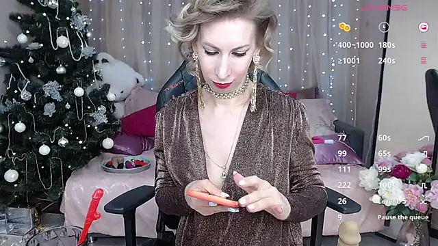 Snapshot of AdrianaSea chatting on 12.11.24 AdrianaSea online show from 12.11.24