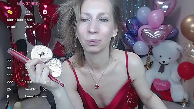 Snapshot of AdrianaSea chatting on 02.14.25 AdrianaSea online show from 02.14.25