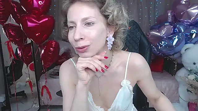 Snapshot of AdrianaSea chatting on 03.01.25 AdrianaSea online show from 03.01.25