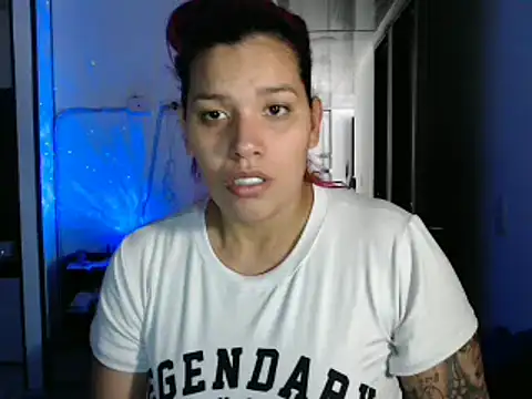 Snapshot of CarolinaRincon chatting on 02.12.25 CarolinaRincon online show from 02.12.25