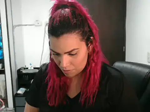 Snapshot of CarolinaRincon chatting on 02.27.25 CarolinaRincon online show from 02.27.25