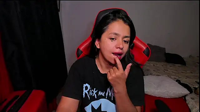 Snapshot of cory_rose chatting on 10.05.25 cory rose online show from 10.05.25