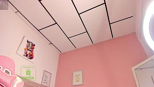 Snapshot of scarlet_darling26 chatting on 02.21.25 scarlet darling26 online show from 02.21.25