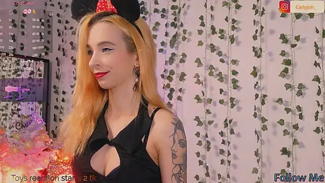 Snapshot of CarlyMilton chatting on 12.20.24 CarlyMilton online show from 12.20.24