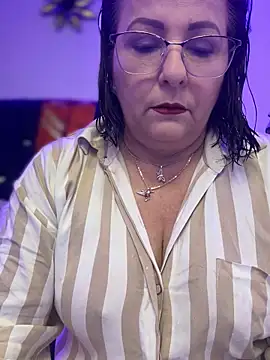 Snapshot of PaulinaSanders_X chatting on 01.03.25 PaulinaSanders X online show from 01.03.25