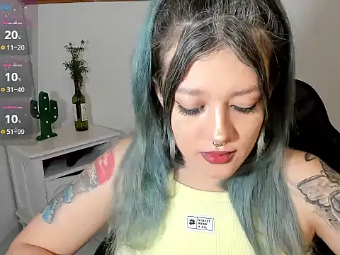 Snapshot of kat_apple chatting on 09.19.25 kat apple online show from 09.19.25