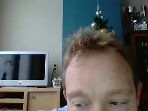 Snapshot of bertolini chatting on 01.01.25 bertolini online show from 01.01.25