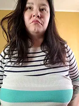 AlexaLexie online show from 10.22.25