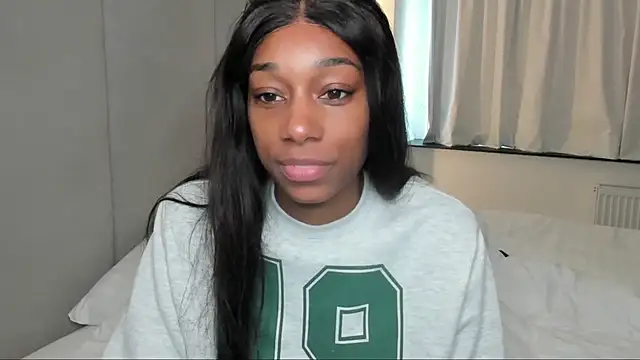 Snapshot of smileybabe chatting on 02.13.25 smileybabe online show from 02.13.25