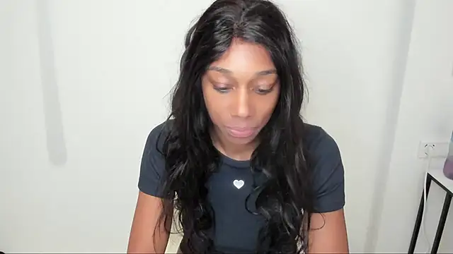 Snapshot of smileybabe chatting on 02.15.25 smileybabe online show from 02.15.25