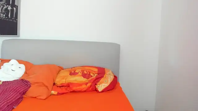 Snapshot of smileybabe chatting on 10.13.25 smileybabe online show from 10.13.25