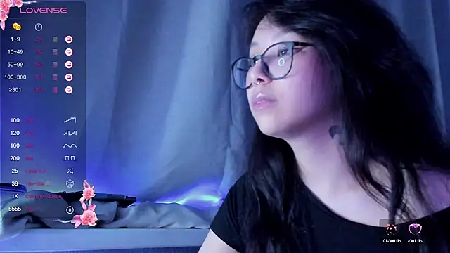 Snapshot of maydaykimmy chatting on 12.07.24 maydaykimmy online show from 12.07.24