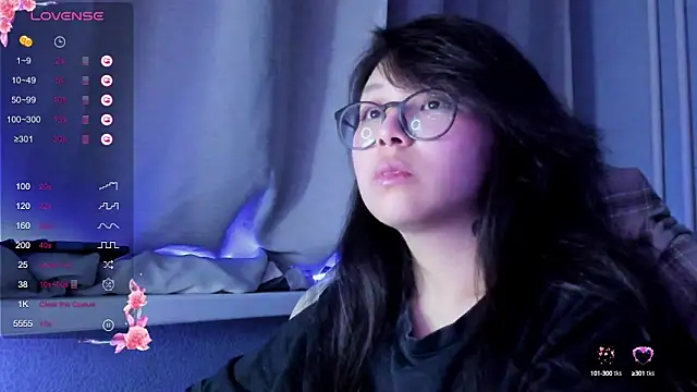 Snapshot of maydaykimmy chatting on 12.10.24 maydaykimmy online show from 12.10.24