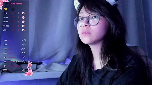 Snapshot of maydaykimmy chatting on 12.12.24 maydaykimmy online show from 12.12.24