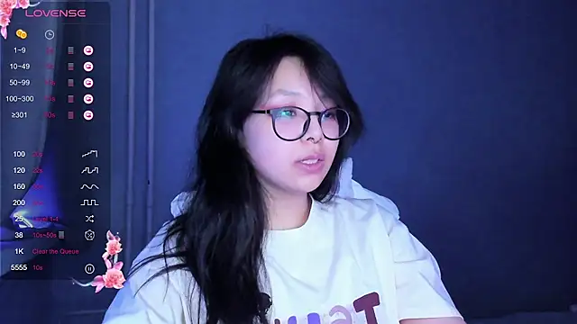 Snapshot of maydaykimmy chatting on 12.17.24 maydaykimmy online show from 12.17.24