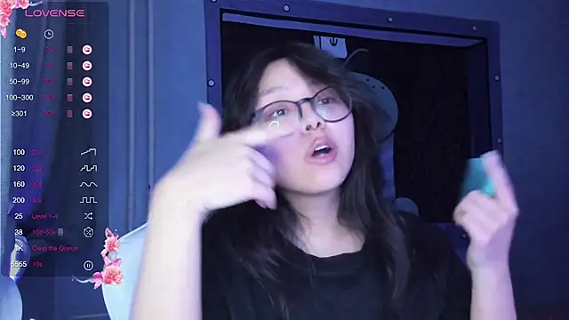 Snapshot of maydaykimmy chatting on 12.30.24 maydaykimmy online show from 12.30.24