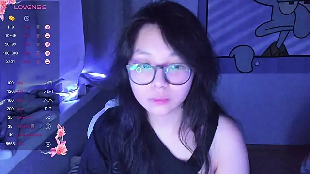 Snapshot of maydaykimmy chatting on 01.05.25 maydaykimmy online show from 01.05.25