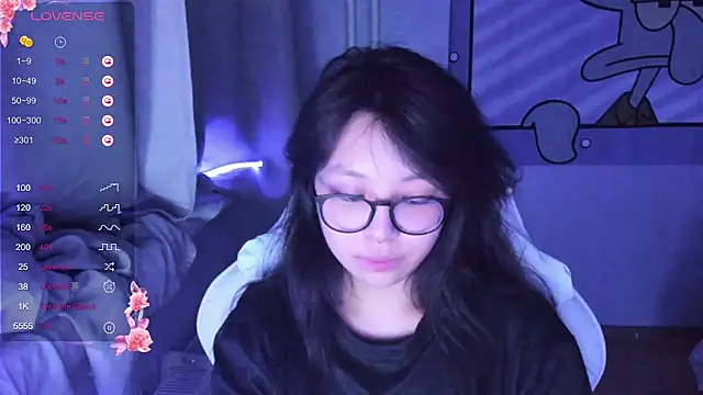 Snapshot of maydaykimmy chatting on 01.08.25 maydaykimmy online show from 01.08.25