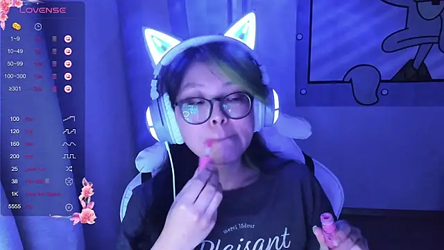 Snapshot of maydaykimmy chatting on 01.15.25 maydaykimmy online show from 01.15.25