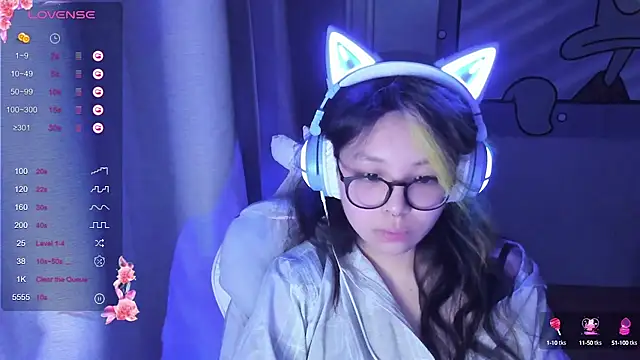 Snapshot of maydaykimmy chatting on 02.01.25 maydaykimmy online show from 02.01.25