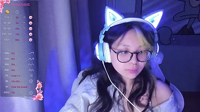 Snapshot of maydaykimmy chatting on 02.02.25 maydaykimmy online show from 02.02.25