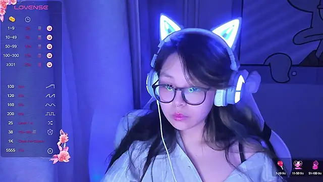 Snapshot of maydaykimmy chatting on 02.09.25 maydaykimmy online show from 02.09.25