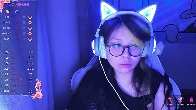 Snapshot of maydaykimmy chatting on 02.14.25 maydaykimmy online show from 02.14.25