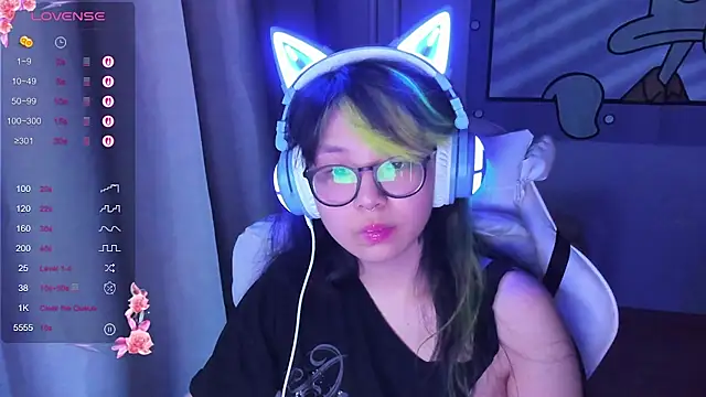 Snapshot of maydaykimmy chatting on 03.06.25 maydaykimmy online show from 03.06.25