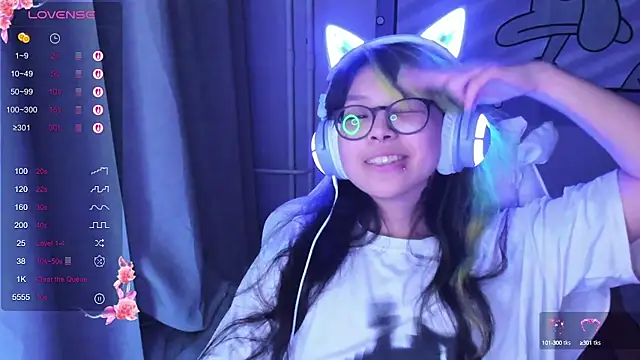 Snapshot of maydaykimmy chatting on 03.09.25 maydaykimmy online show from 03.09.25