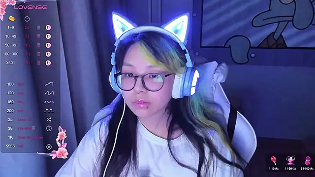 Snapshot of maydaykimmy chatting on 03.09.25 maydaykimmy online show from 03.09.25