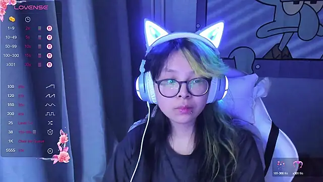 Snapshot of maydaykimmy chatting on 03.12.25 maydaykimmy online show from 03.12.25