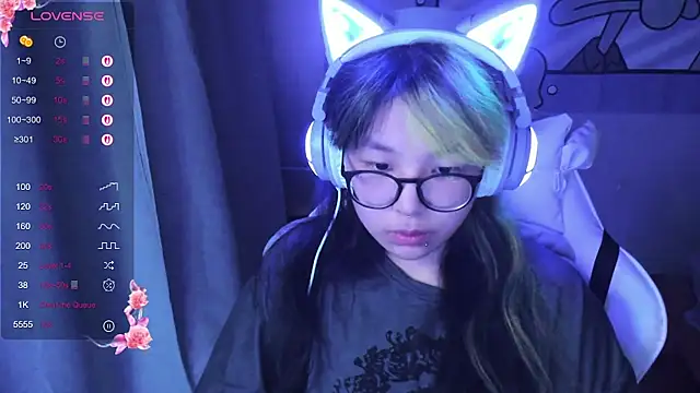 Snapshot of maydaykimmy chatting on 03.19.25 maydaykimmy online show from 03.19.25