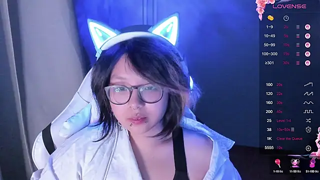 Snapshot of maydaykimmy chatting on 10.02.25 maydaykimmy online show from 10.02.25