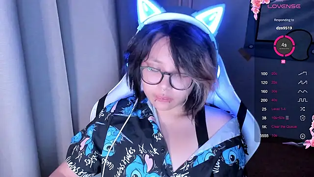 Snapshot of maydaykimmy chatting on 10.09.25 maydaykimmy online show from 10.09.25