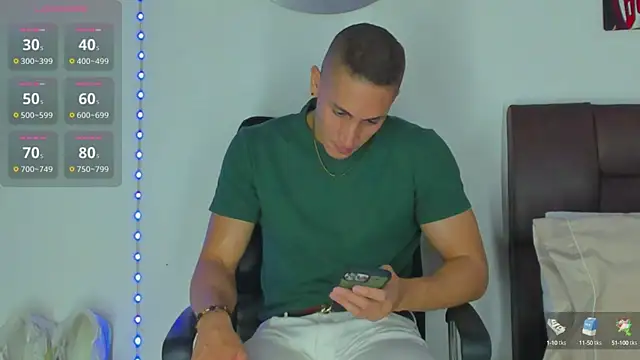 Snapshot of MikeRoss7777 chatting on 12.15.24 MikeRoss7777 online show from 12.15.24