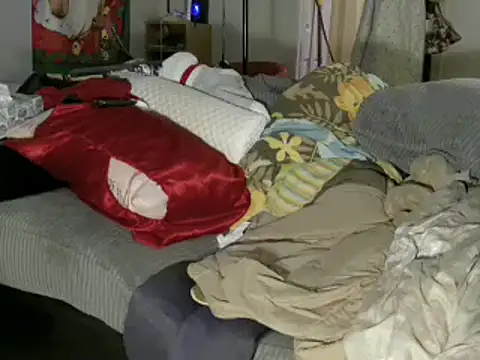 Snapshot of caressonnous chatting on 12.22.24 caressonnous online show from 12.22.24