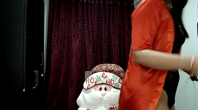 Snapshot of ZajiraShane chatting on 12.28.24 ZajiraShane online show from 12.28.24